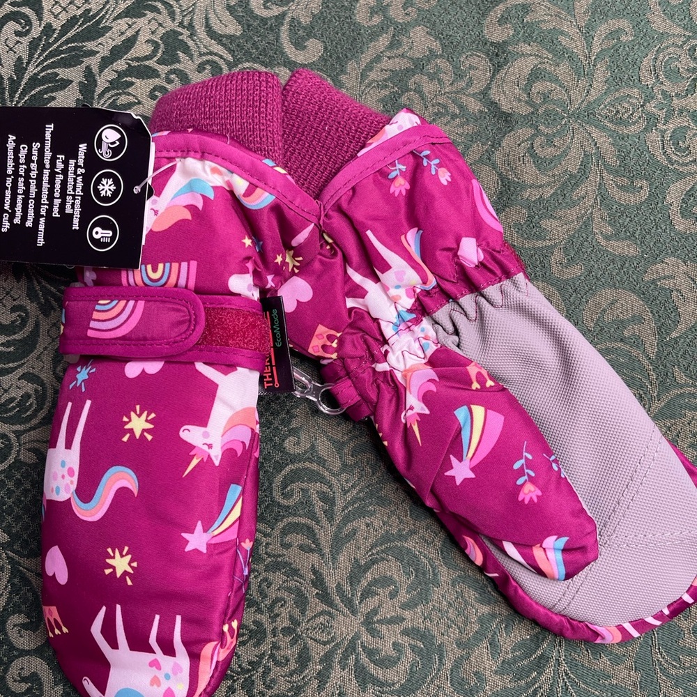 NWt 4t 5t mittens gloves unicorns horses rainbows snow winter children’s place